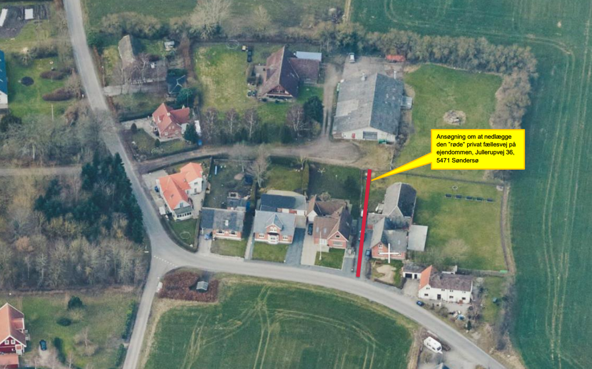 Oversigtsfotoet viser præcist, hvor den private fællesvej, ud for Jullerupvej 36, går.
