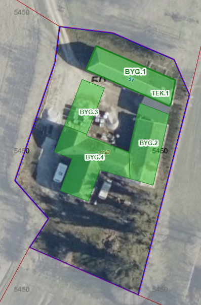 Oversigtsbillede over ejendommen, der viser bygningernes placering