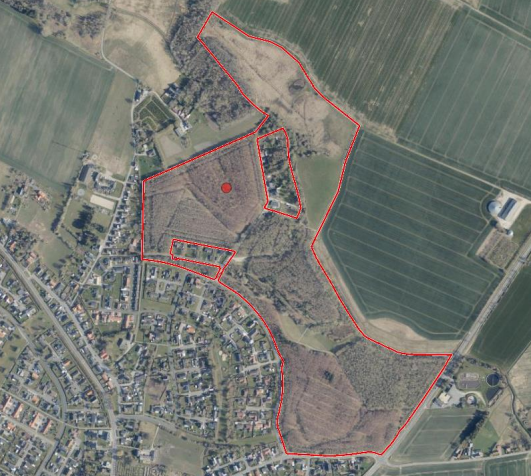 Oversigtskort over Otterup Byskov, hvor placeringen af shelteret er markeret i den nordligste del af skoven.