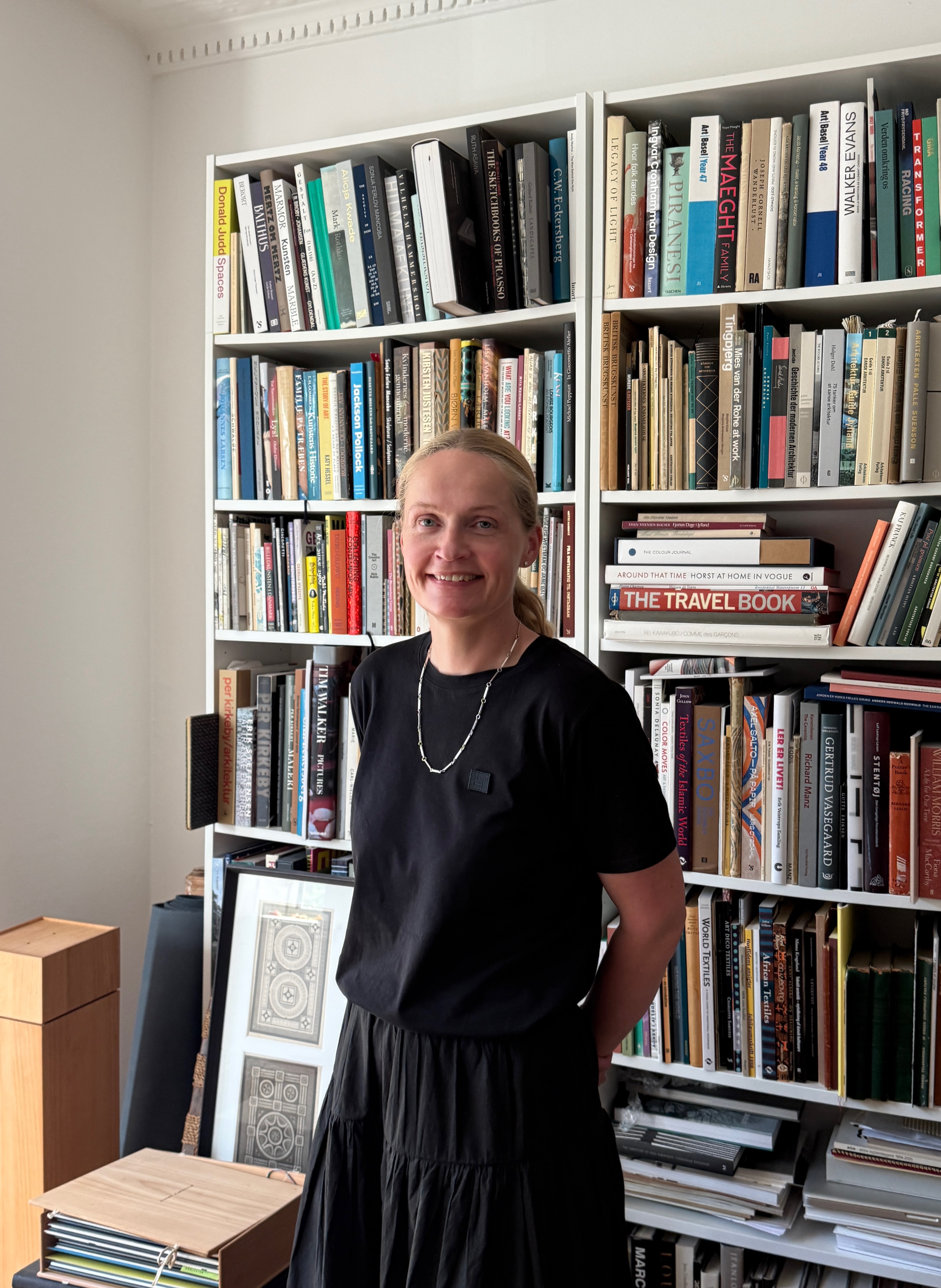 Foto af arkitekt MAA og gallerist Marie-Louise Høstbo