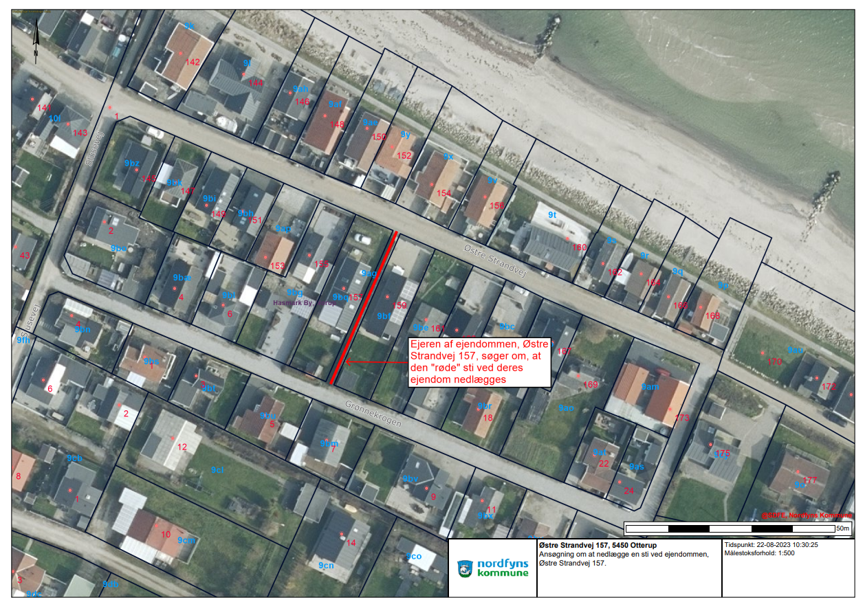 Oversigtskort over området. Stien, der ønskes nedlagt er placeret imellem Østre Strandvej 157 og 159 og forbinder Grønnekrogen med Østre Strandvej.