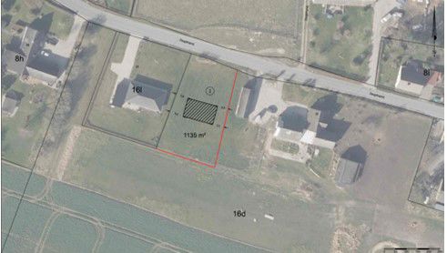 Oversigtskort over ejendommen, der viser placering af nyt skel samt placering for opførelse af ny bebyggelse.