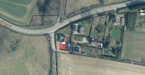 Oversigtsfoto, der viser placeringen af ny garagebygning på ejendommen