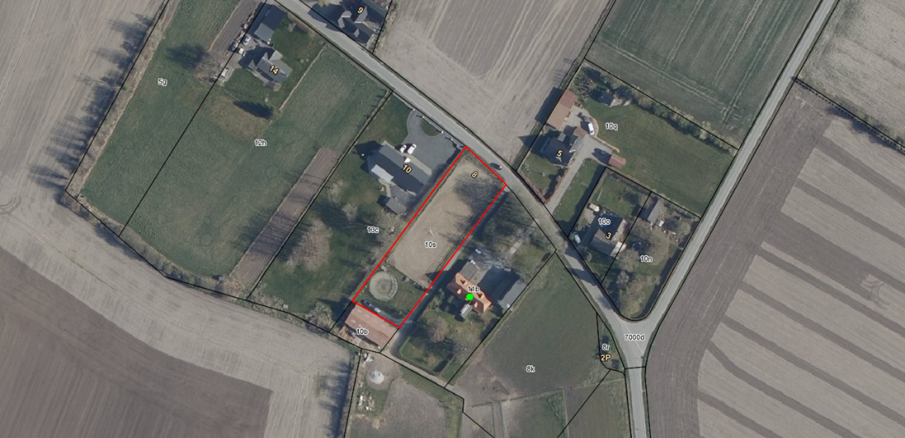 Figur 1: Luftfoto 2022. På luftfotoet er markeret ejendommens afgrænsning.