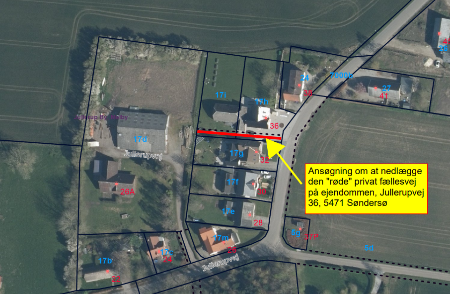 Oversigtsfotoet viser præcist, hvor den private fællesvej, ud for Jullerupvej 36, går.