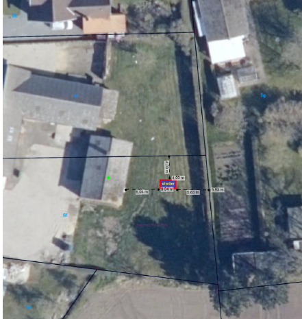 Oversigtsfoto, der viser placeringen af shelteret på ejendommen.