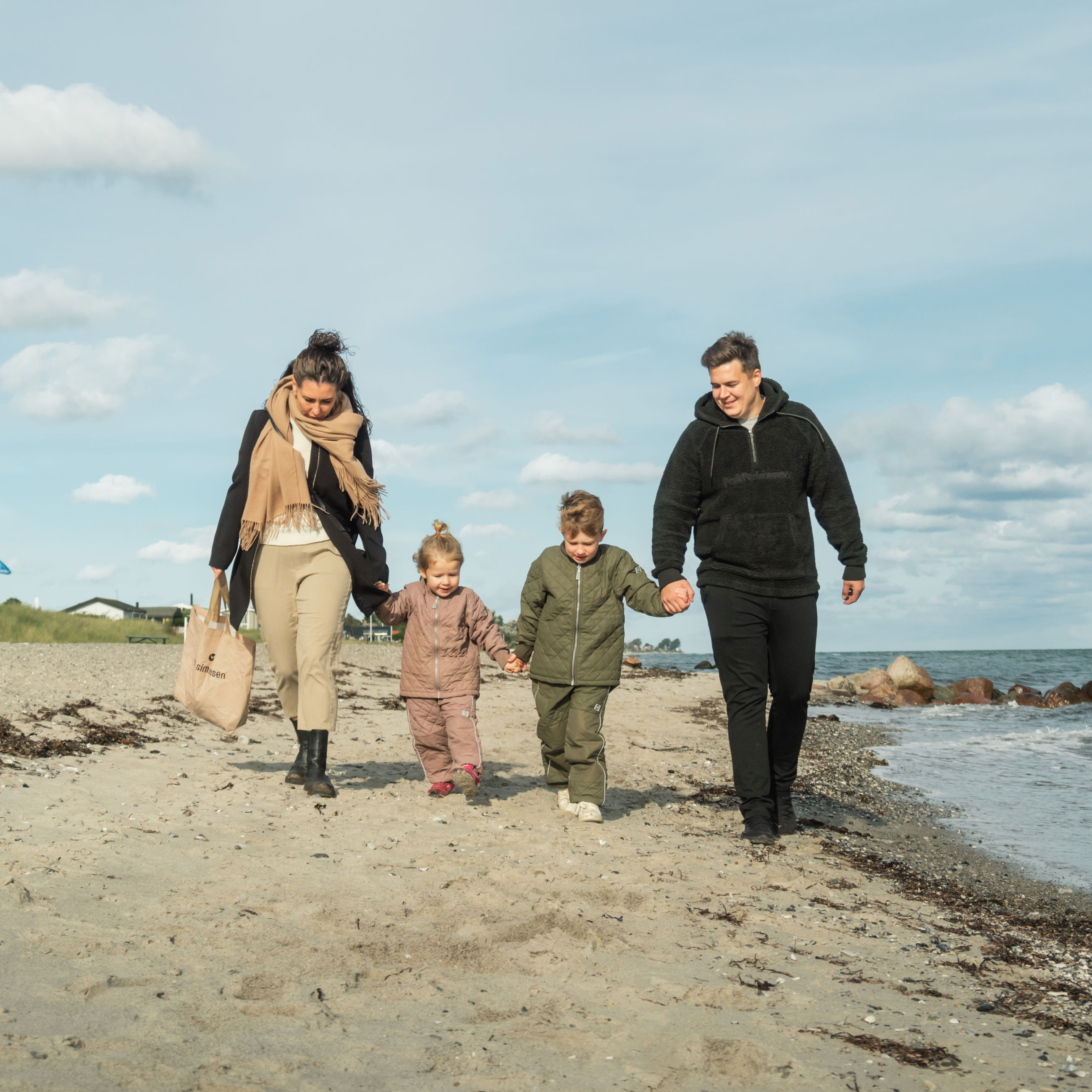 Familie fra Otterup på tur til Hasmark Strand - efterår 2024