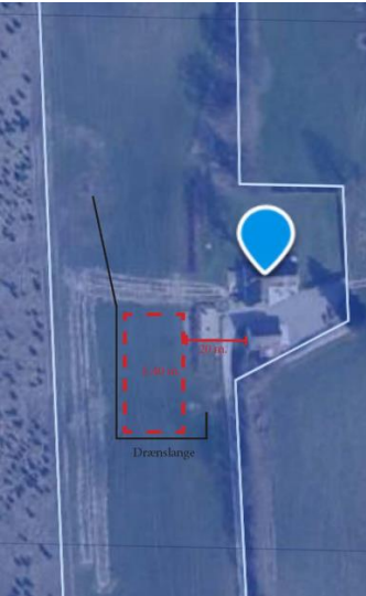 Oversigtsfoto, der viser placeringen af ridebanen på ejendommen