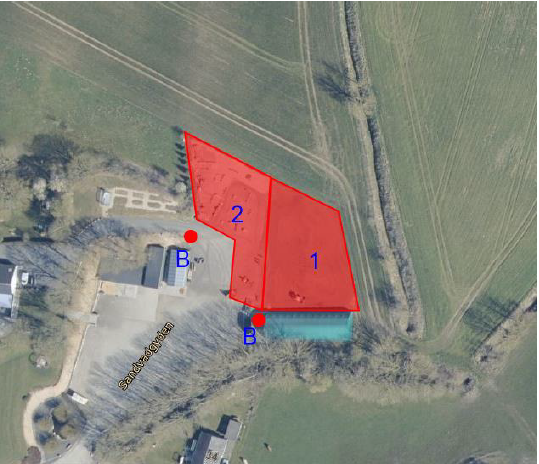 Oversigtsfoto over ejendommen, hvor område 1 og 2 er angivet