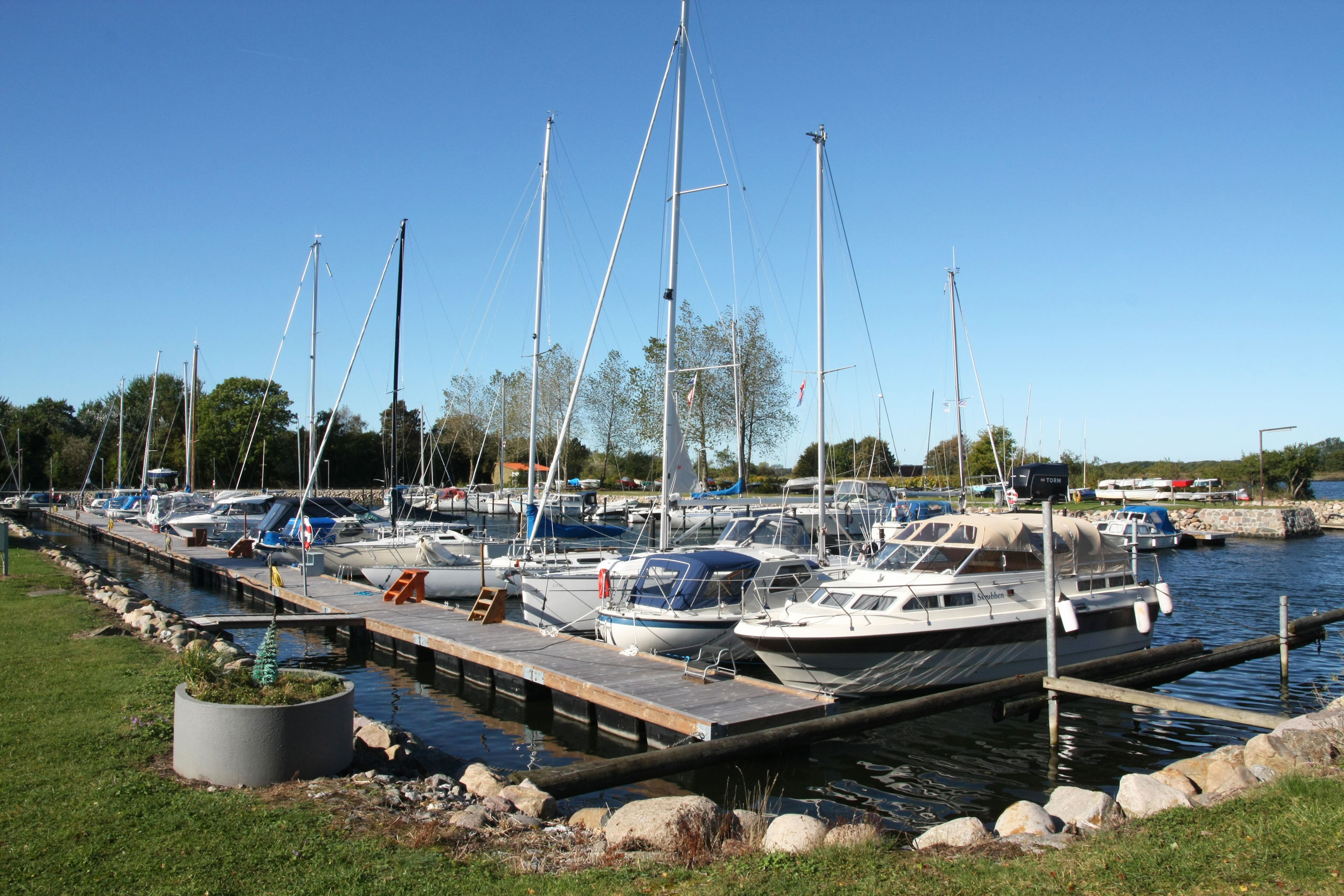 Otterup Lystbådehavn ved Egensedybet.