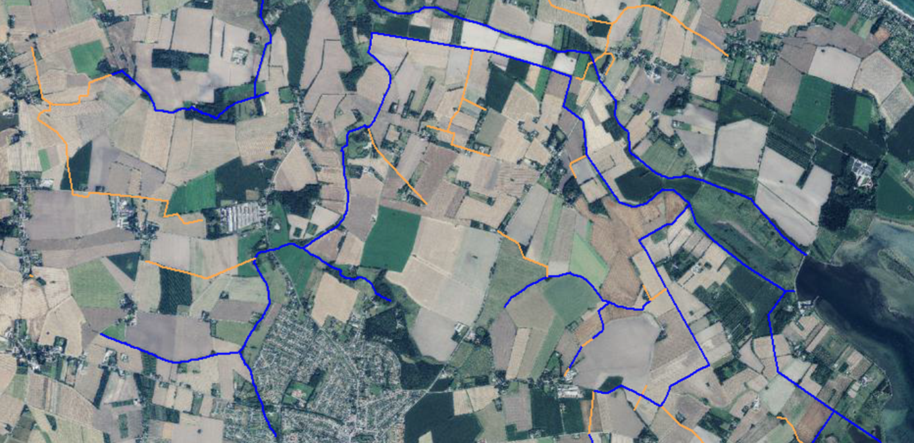 Kortudsnit, hvor vandløbene Nord Landkanal og Søndre Landkanal er vist med en blå streg (incl. tilløb). Rørlagte strækninger er vist med orange streg.