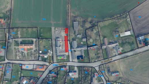 Oversigtsfoto, der viser placeringen af jordvolden på ejendommen